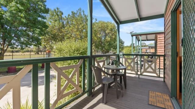 Standard Two Bedroom Family Cabin, sleeps 5