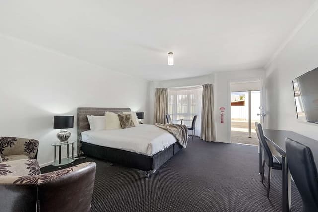 Deluxe Room, 1 King Bed