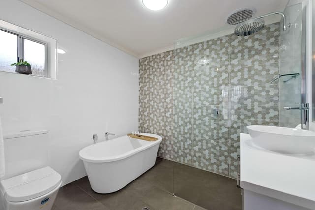 Luxury King Suite