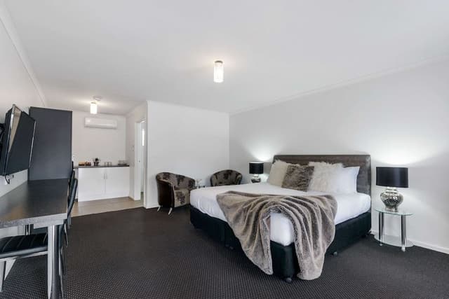 Deluxe Room, 1 King Bed