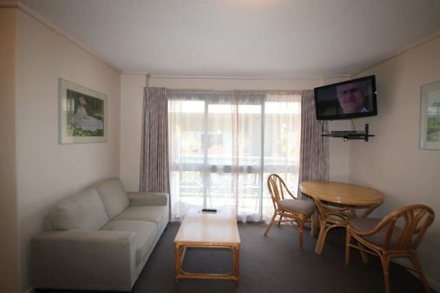 Interconnecting Family Room
