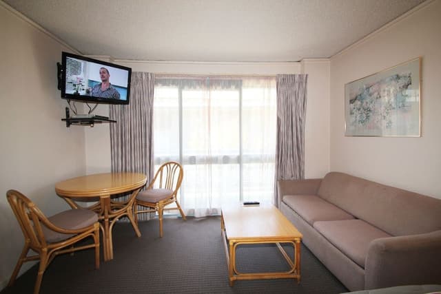 Interconnecting Family Room