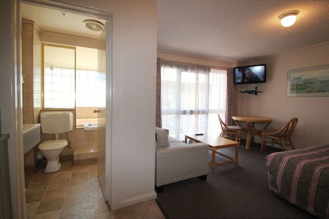 Interconnecting Family Room