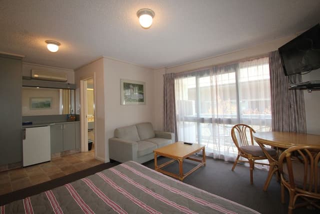 Interconnecting Family Room