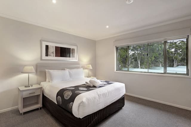 Deluxe 2 Bedroom Riverview Apartment