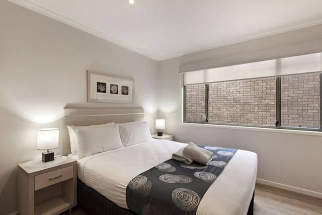 Deluxe 1 Bedroom Riverview Apartment