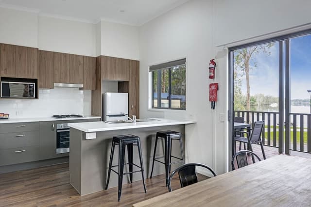 Deluxe 2 Bedroom Cabin