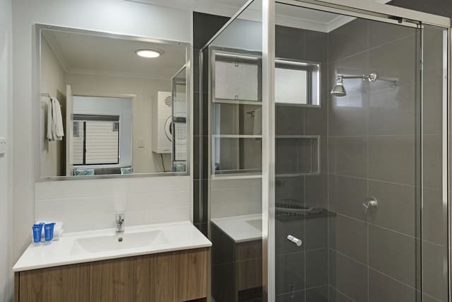Deluxe 2 Bedroom Cabin