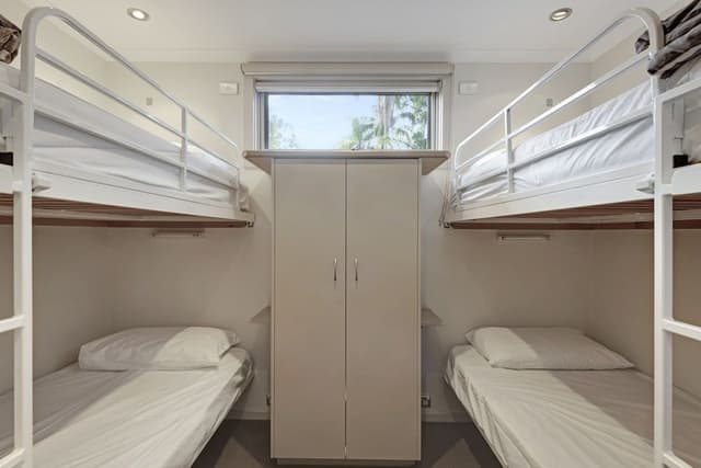 Deluxe 2 Bedroom Riverfront Cabin