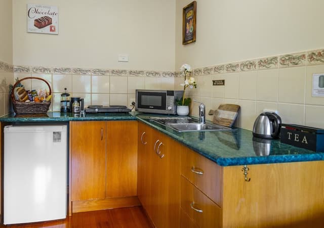 Suite (Tasman)