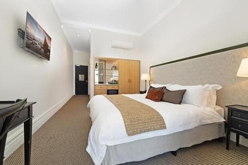 Queen Room with Balcony