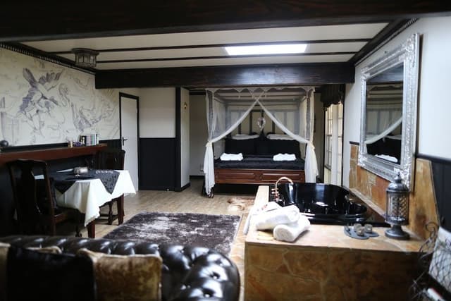 Luna Spa Suite