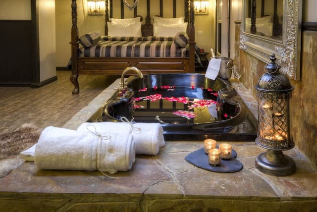 Luna Spa Suite