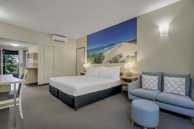 King Resort Hotel Room