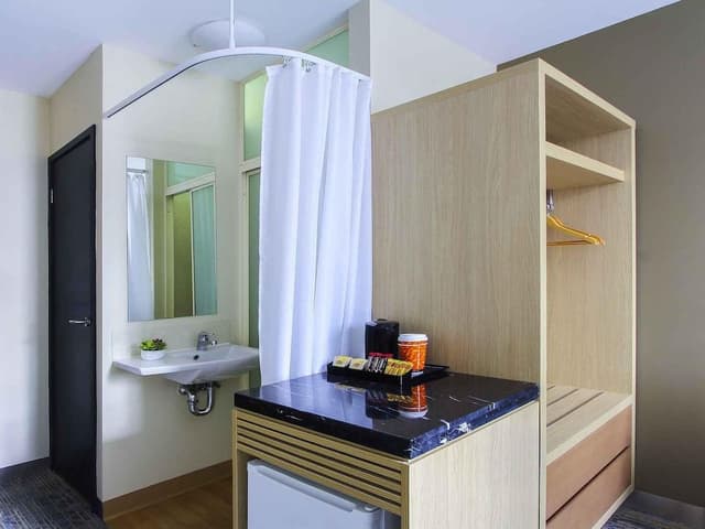 Standard Room, 1 Queen Bed
