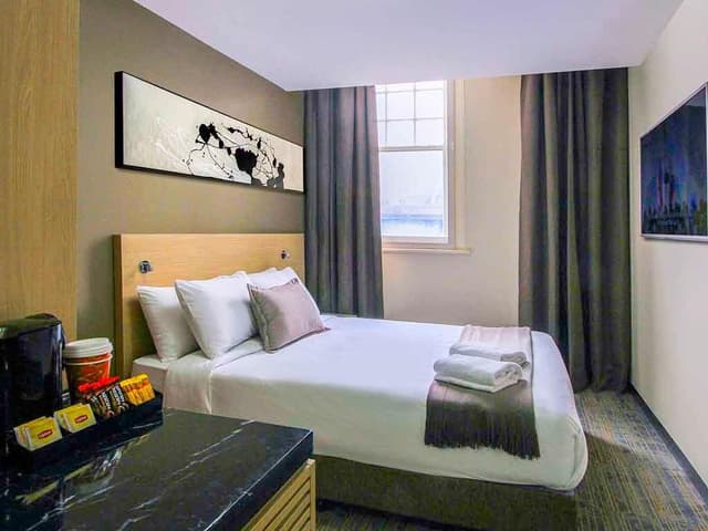 Standard Queen Room