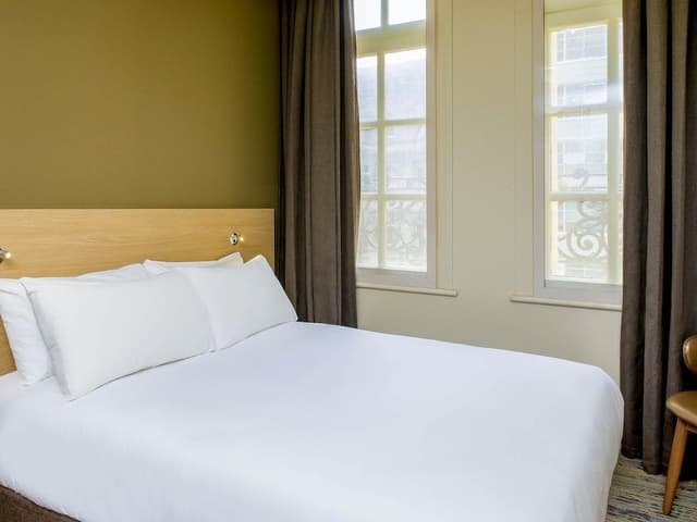 Standard Room, 1 Queen Bed