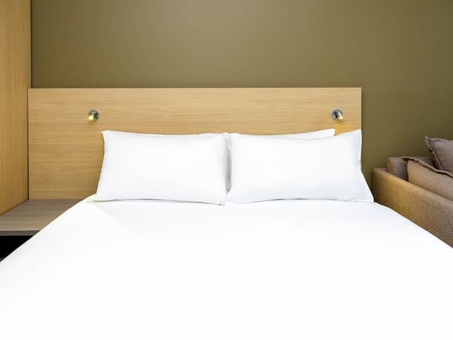 Standard Room, 1 Queen Bed