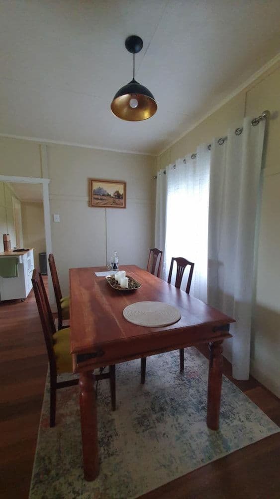 Traditional House, 3 Bedrooms, Valley View, Mountainside