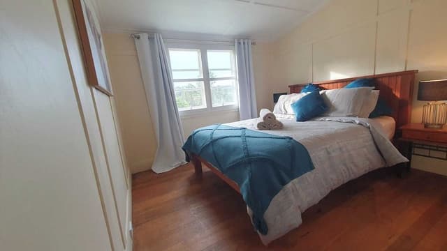 Traditional House, 3 Bedrooms, Valley View, Mountainside