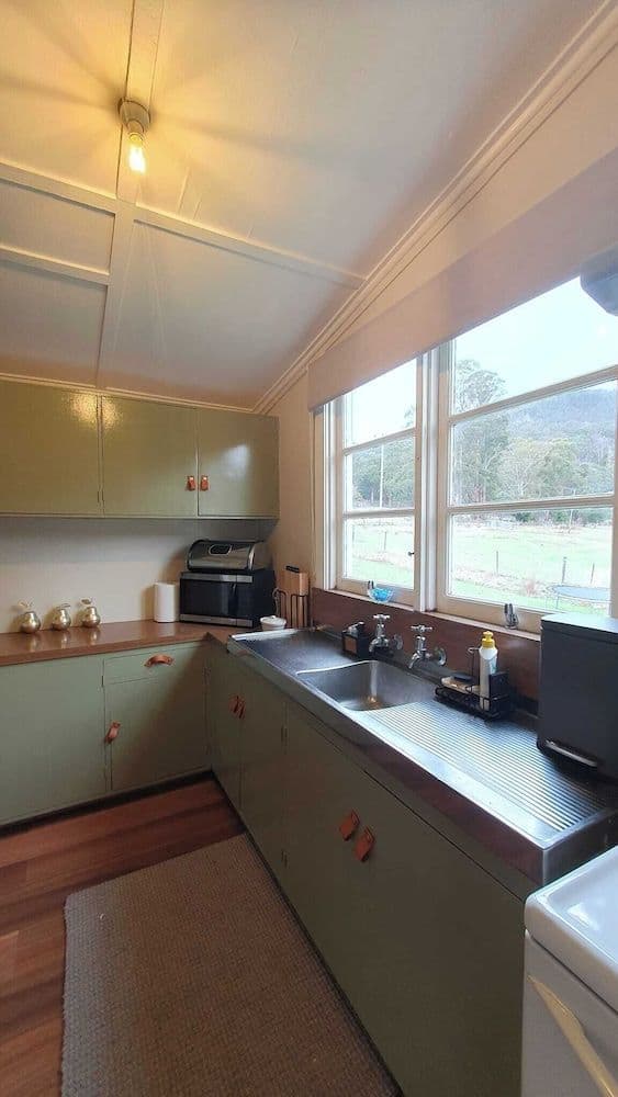 Traditional House, 3 Bedrooms, Valley View, Mountainside