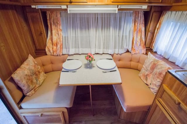 House, 2 Bedrooms, 2 Bathrooms (2-Bedroom House plus Caravan sleeps 2)