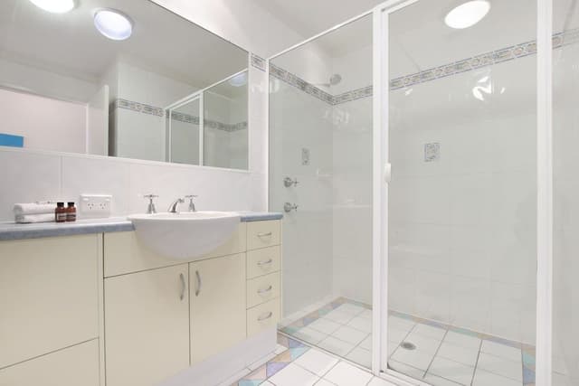 2 Bedroom Seaview Apartment