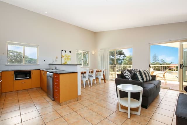 2 Bedroom Seaview Apartment