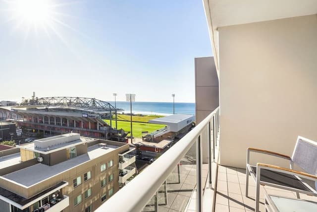Executive Room, 1 King Bed, Balcony
