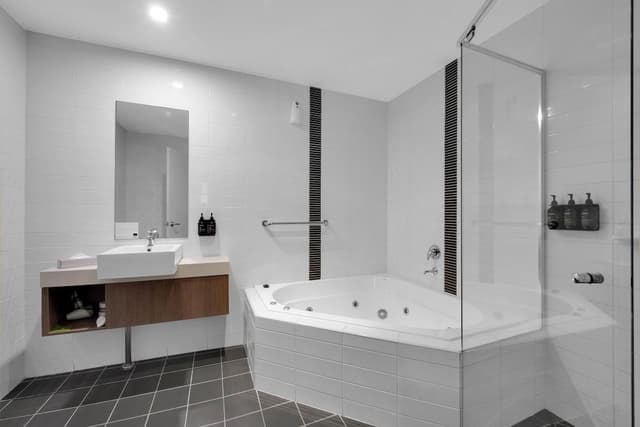 Premium King Spa Suite