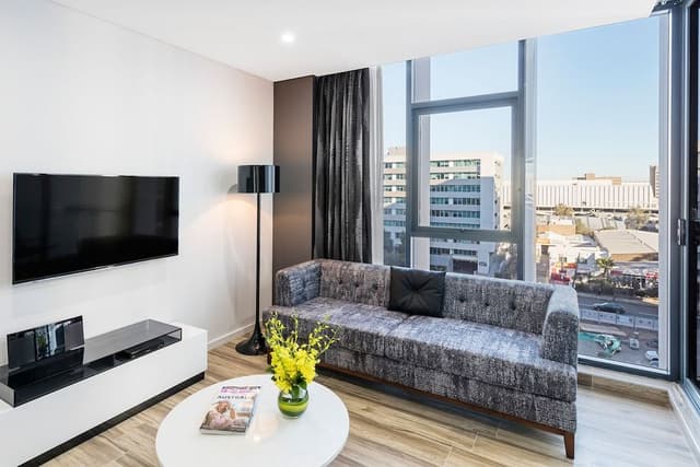 1 Bedroom King Suite