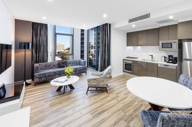 1 Bedroom King Suite