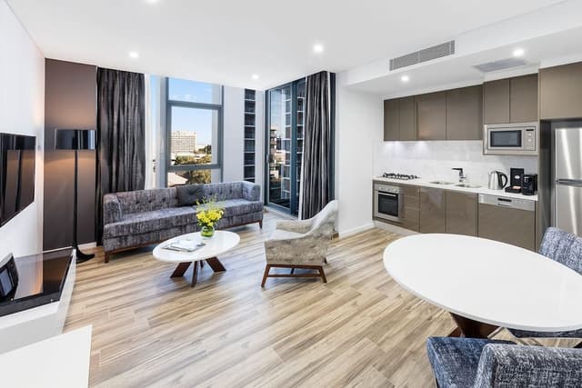 1 Bedroom King Suite