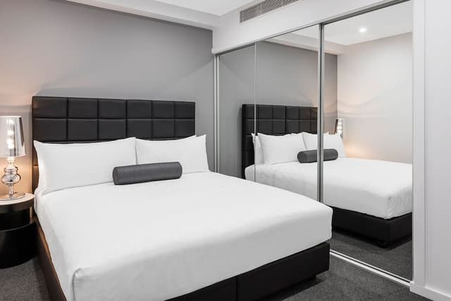 1 Bedroom King Suite