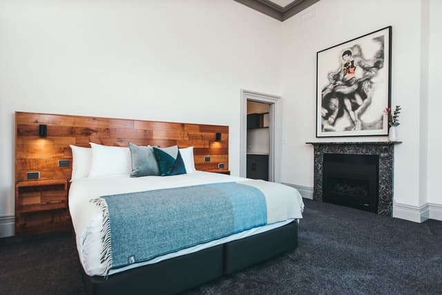 Hunter Suite