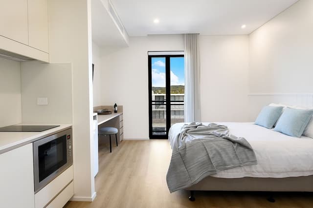 Queen Room With Kitchenette