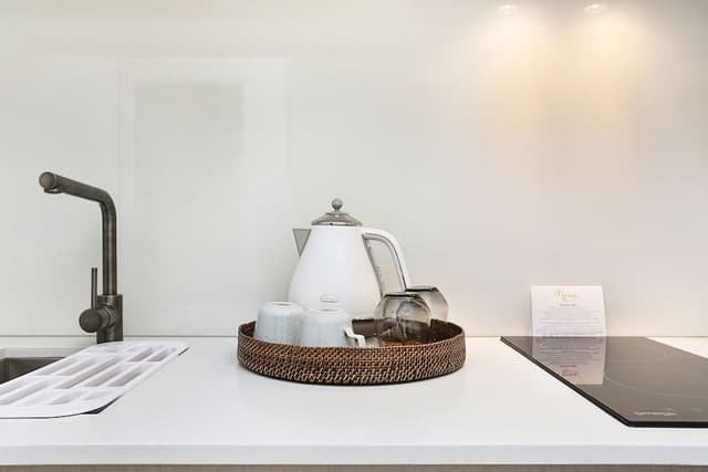 Queen Room With Kitchenette