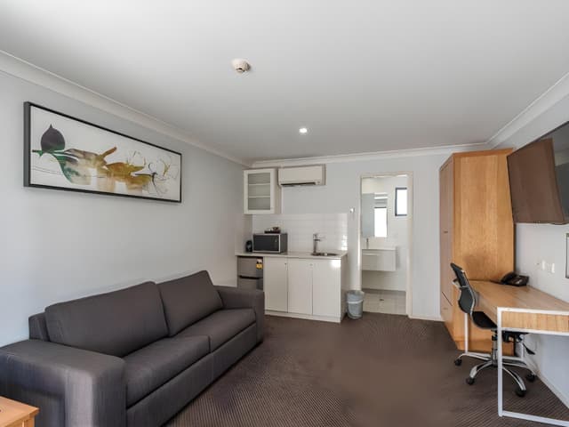 Deluxe Family Suite