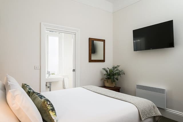 Queen Suite