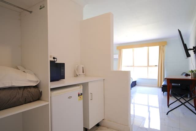 Pet Friendly Superior Queen Single Room