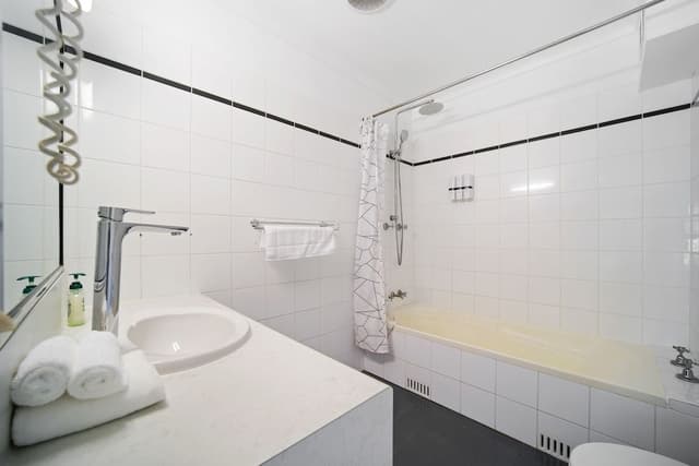 Pet Friendly Superior Queen Single Room