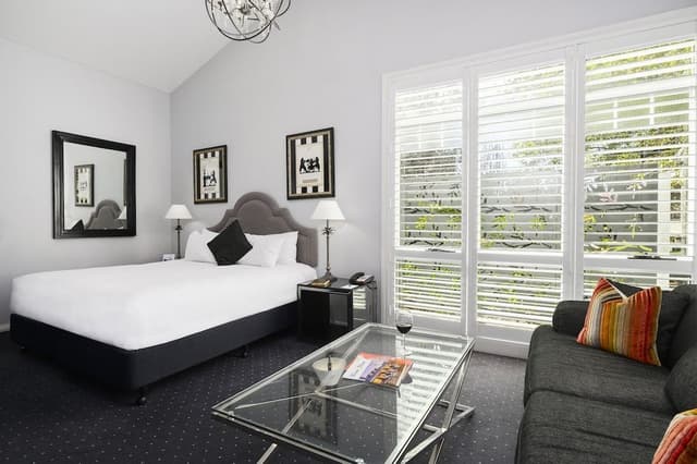 Suite, Garden View