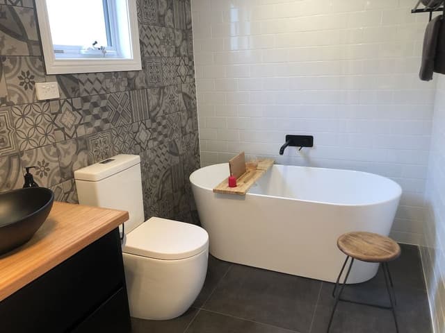 Superior Studio Suite, 1 King Bed, Bathtub