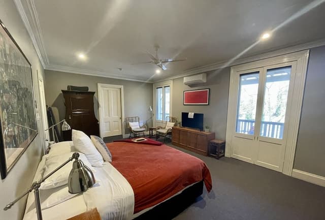 King Room