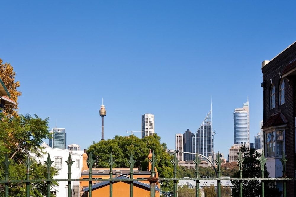 The Courtyard of St Neot - Art Deco 2BR Potts Point Apartment with Large Courtyard in Stunning Location1