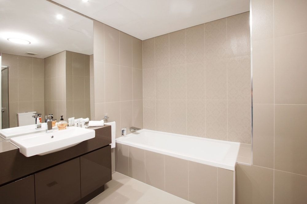 The Junction Palais - Modern and Spacious 2BR Bondi Junction Apartment Close to Everything1