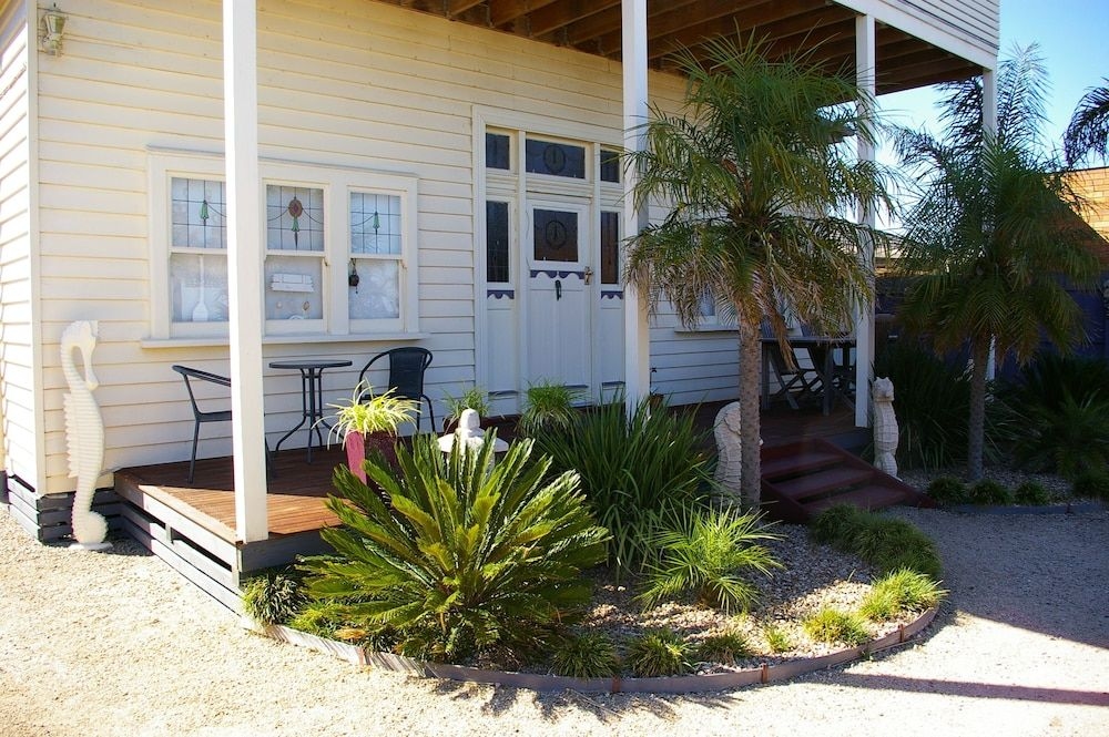 Pelican Sands Bed & Breakfast4