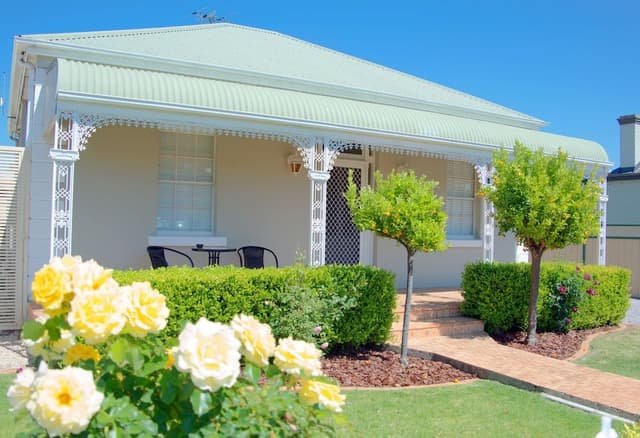 Cottage, 2 Bedrooms (Self Contained)