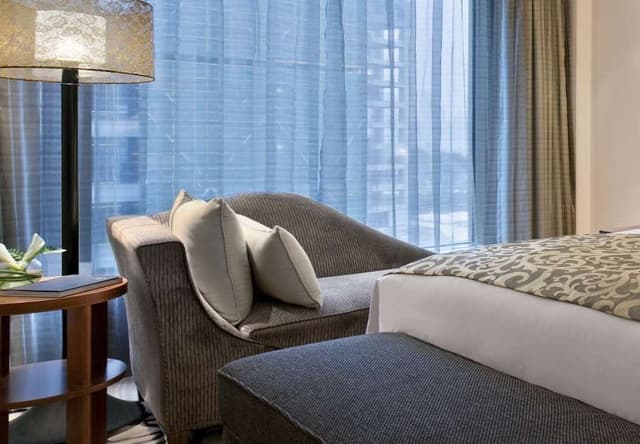 Suite, 1 King Bed, City View