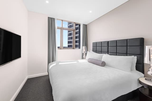 1 Bedroom Suite